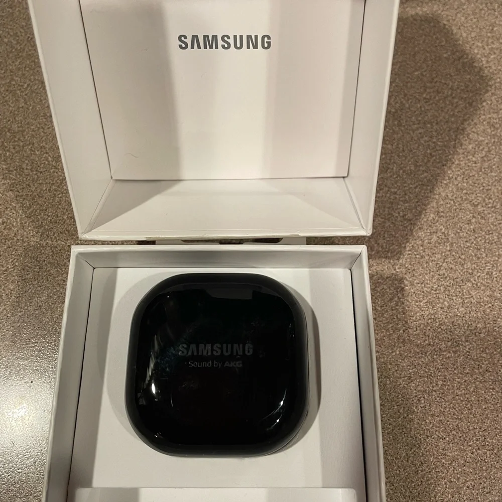 Samsung galaxy buds live. ear buds, black. Almost new. Used maybe 2x. No charger